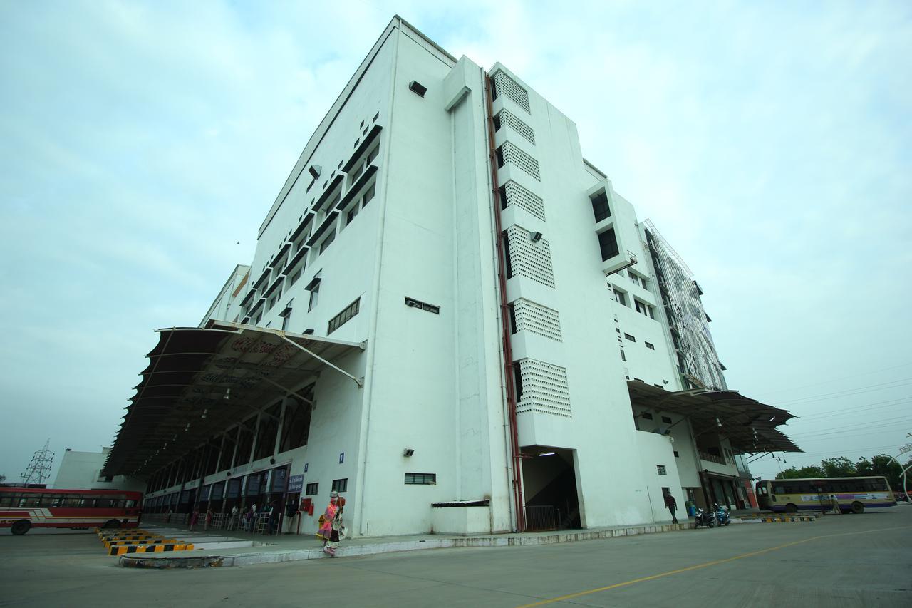 Jackpot Room In & Out Dormitory Ahmedabad Extérieur photo